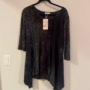 Elegant Black Zigzag Blouse